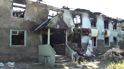 Семьям сгоревшей деревяшки в Солнечном выплатят по 65 тысяч рублей