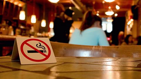 Кальяны и вейпы приравняют к сигаретам к 2018 году