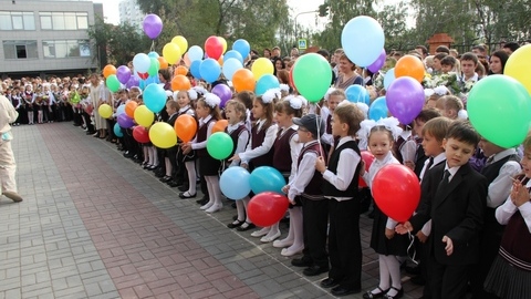Дети важнее цветов. В школах Сургутского района деньги, предназначенные для букетов учителям, пожертвуют тяжелобольным детям