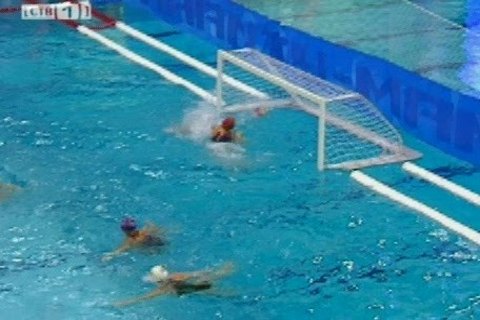 В Ханты-Мансийске соревнуются ватерполистки всего мира