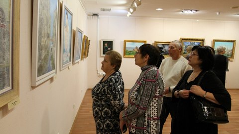 Первые картины с видами столицы Югры можно увидеть на выставке в Музее Природы и Человека