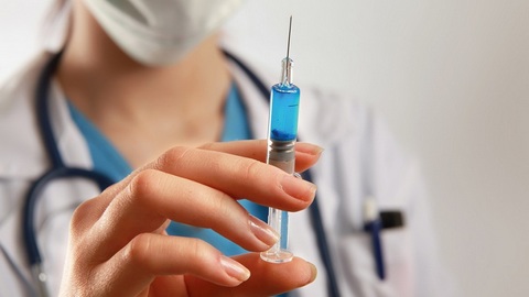 В Югре проходит прививочная кампания: прививки от гриппа безопасны, заверили медики