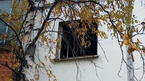 В Сургуте на Мелик-Карамова вновь горела квартира. Женщина и ребенок-инвалид успели эвакуироваться