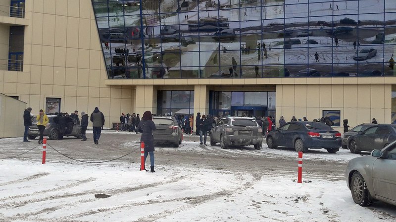 ЧП в Нижневартовске: город накрыла волна массовых эвакуаций. ВИДЕО