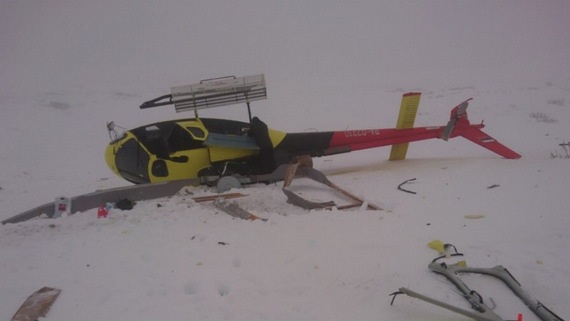 Завалился на бок. Вертолет "ЮТэйр" совершил жесткую посадку в Ненецком автономном округе