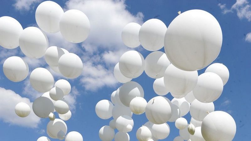 Югорские школьники запустят в небо белые шары. В округе стартовала неделя памяти жертв ДТП