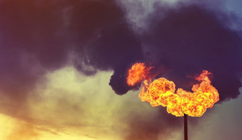Загрязняешь — плати по полной. Нефтедобытчик в Югре уменьшил себе плату за вредные выбросы в атмосферу