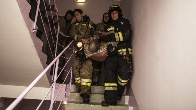 Пожар в сургутской многоэтажке: один человек получил ожоги и отравился углекислым газом