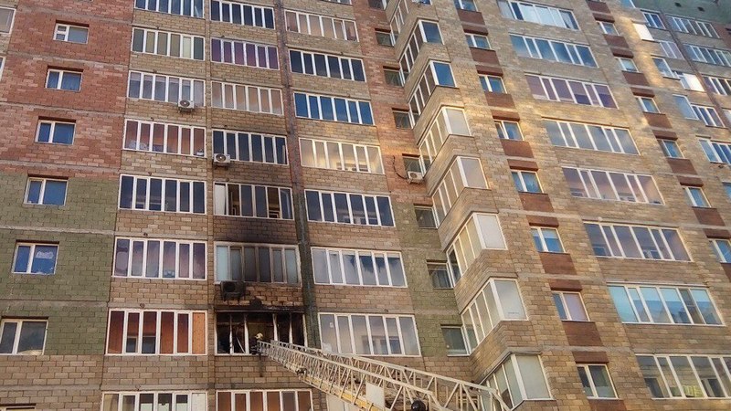 СРОЧНО!  Пожар в квартире по улице Мира в Сургуте. ФОТО.ВИДЕО