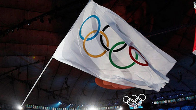 Олимпийский флаг для российской команды на ОИ-2018 понесет волонтёр, назначенный МОК