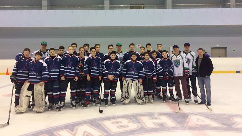 Мощный стимул. Сургутские хоккеисты шли к своей  победе на льду параллельно со сборной России