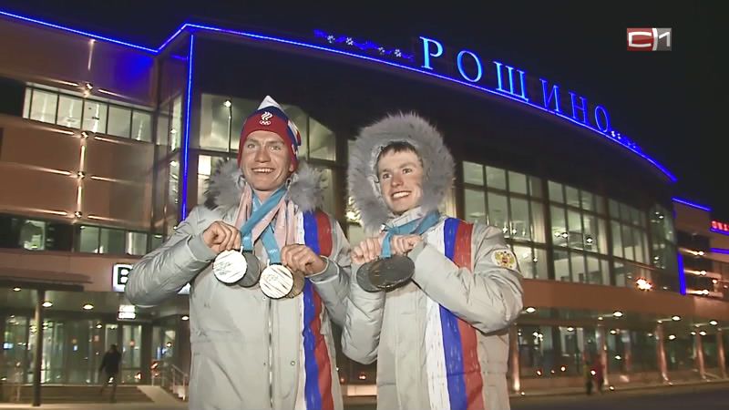 Заслужили! Тюменские лыжники — призёры ОИ-2018 получили в подарок от губернатора по квартире