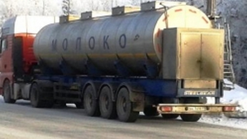 20 тонн колбасы, молока и корма пытались незаконно провезти по трассе Сургут - Салехард
