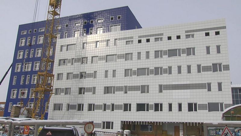 Новое здание Сургутской ОКБ примет первых пациентов в конце года