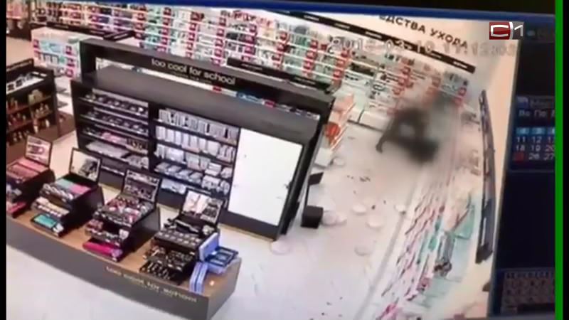 В распоряжении СТВ оказались кадры момента убийства в ТЦ «Аура». ВИДЕО 18+ 