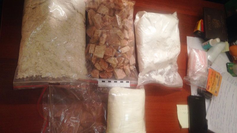 Билет в один конец. Полицейские Югры задержали наркосбытчика с килограммами «синтетики» для северян