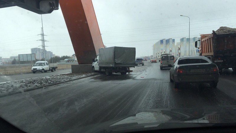 Непогода в Югре стала причиной нескольких аварий: в Сургуте - больше 80 ДТП. ФОТО
