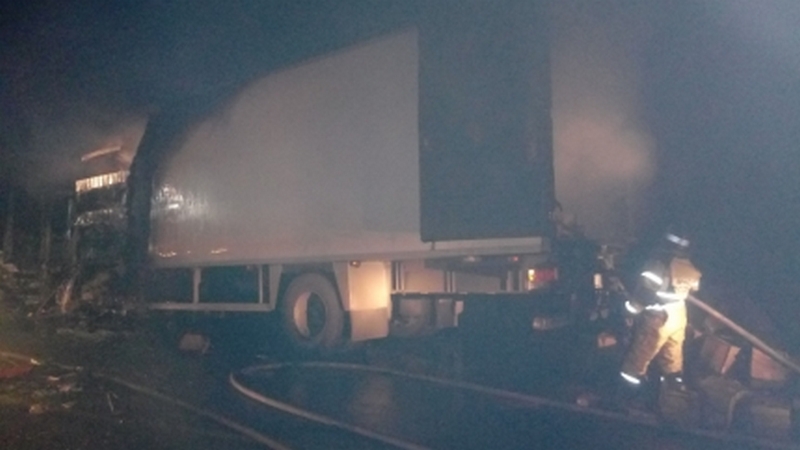 На трассе Тюмень - Ханты-Мансийск грузовик протаранил 6 машин. Есть погибшие и раненые
