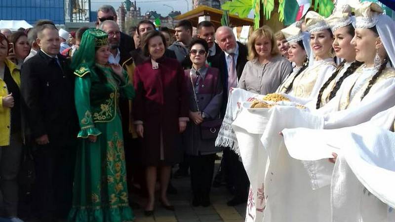 Особым гостем фестиваля «Соцветие» в Сургуте стала губернатор Югры. ВИДЕО