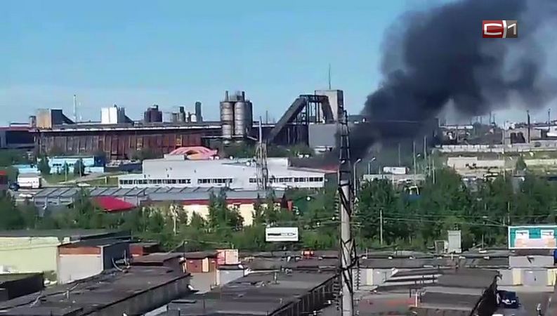  Сургутский пожнадзор выявляет причину пожара в автосалоне «Лексус»