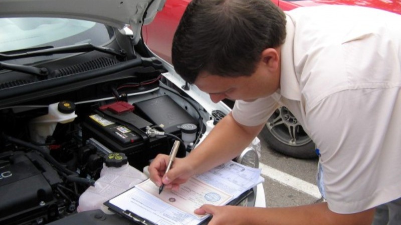 Поправки в законопроект позволят регистрировать автомобиль при покупке