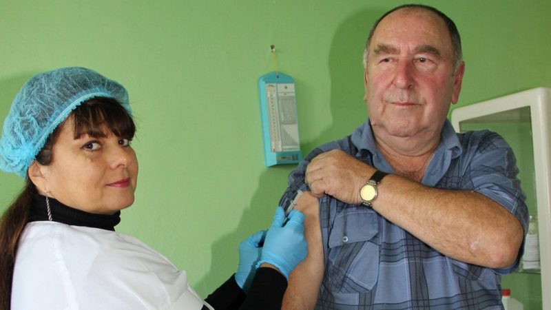 Россиянам старше 55 лет будут делать прививку от пневмококка 