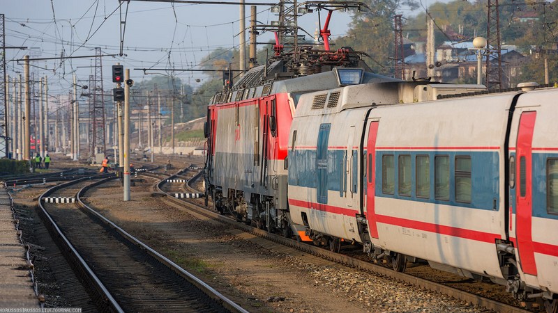 В Югре мужчина попал под поезд — третий случай за сутки на жд УрФО