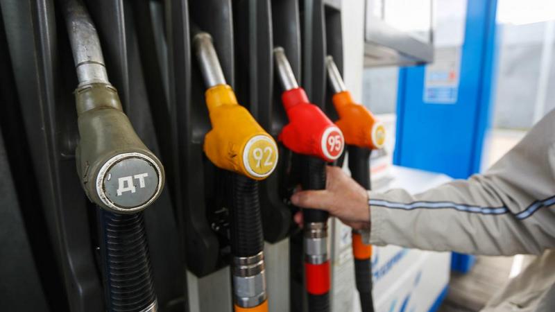 Министр финансов РФ рассказал о мерах сдерживания роста цен на бензин
