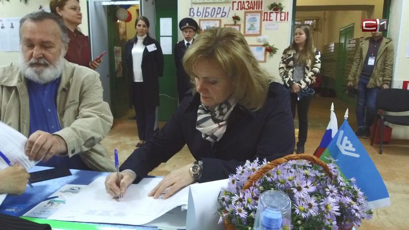 «Надеюсь на выбор наших горожан». Надежда Красноярова уже побывала на избирательном участке