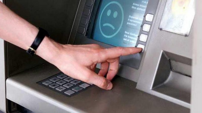 Клиенты банка «Открытие» столкнулись с проблемами при расчете по пластиковым  картам