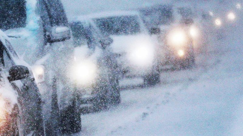 Водителей предупреждают о сильных снегопадах и метелях на трассах УРФО