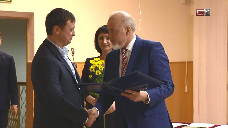 В Сургуте наградили лучших энергетиков города