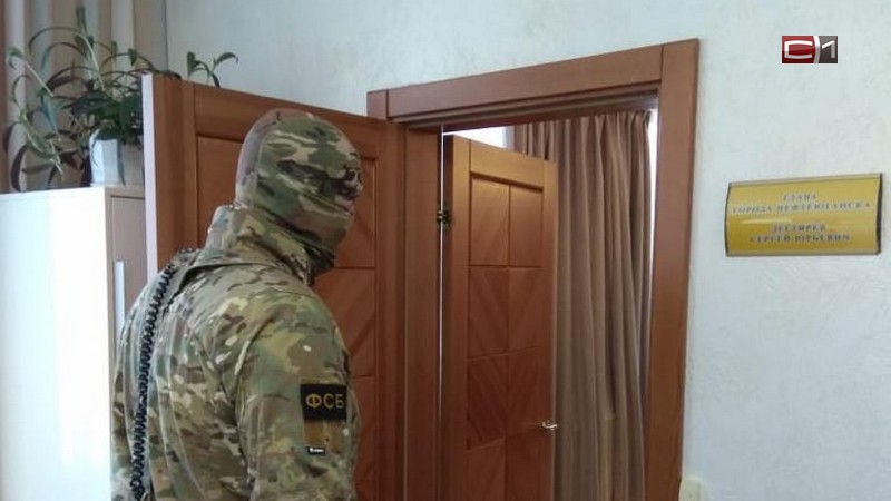 Скандал с мэром Нефтеюганска: у дома Сергея Дегтярева дежурит полиция