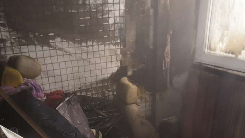 В Югре из-за брошенного окурка сгорели два балкона в многоэтажке
