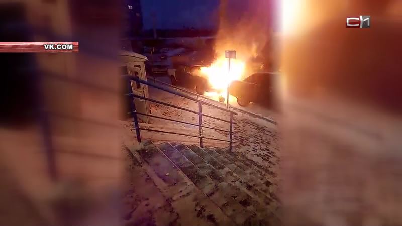 Отогревал газовой горелкой. Сургутянин случайно сжег свое авто