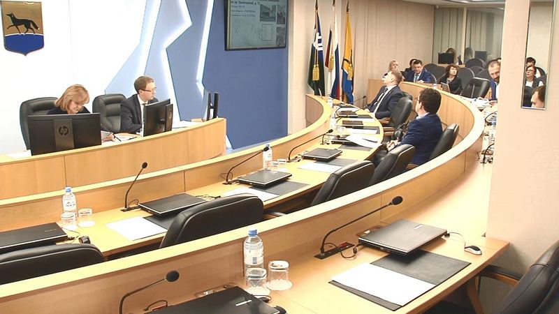 Депутаты и мэрия Сургута рассматривают варианты ликвидации центральной аптеки