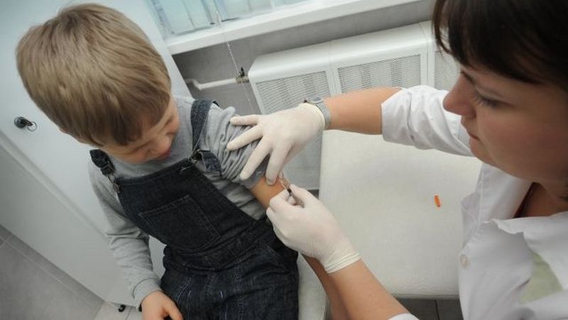 В России открывают горячую линию по кори и готовят «подчищающую» иммунизацию