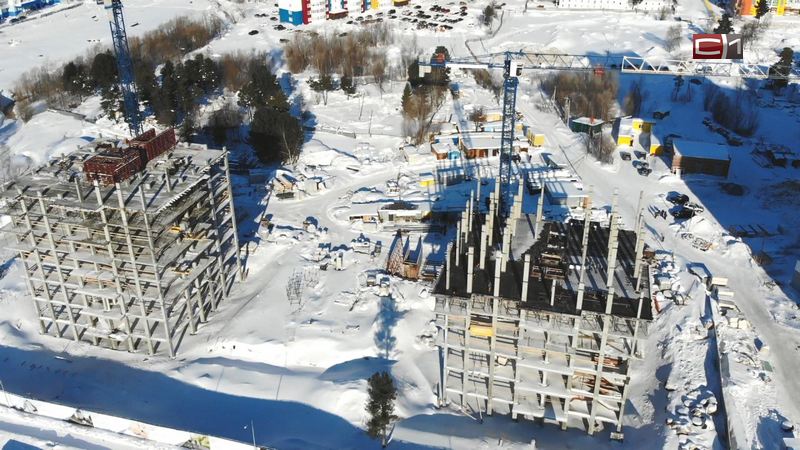 Вся жизнь на высоте: сургутянка уже много лет управляет башенным краном