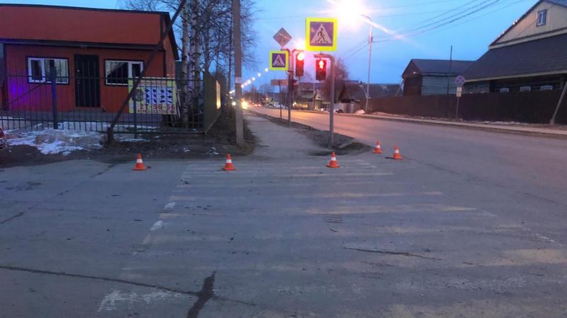 В Югре автомобиль ВАЗ сбил на городском перекрестке велосипедиста