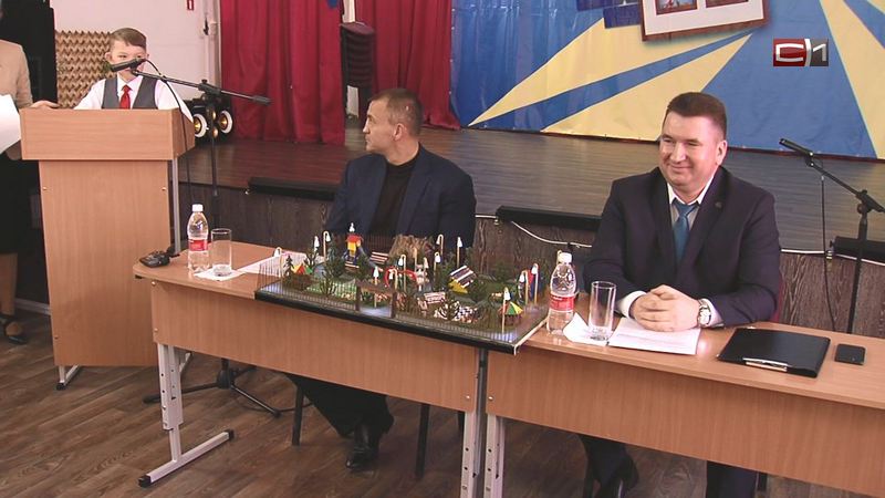 «На контакте»: глава Сургутского района ответил на важные вопросы школьников
