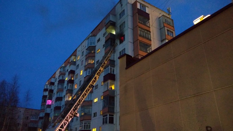 Пожар в сургутской многоэтажке: хозяин квартиры погиб