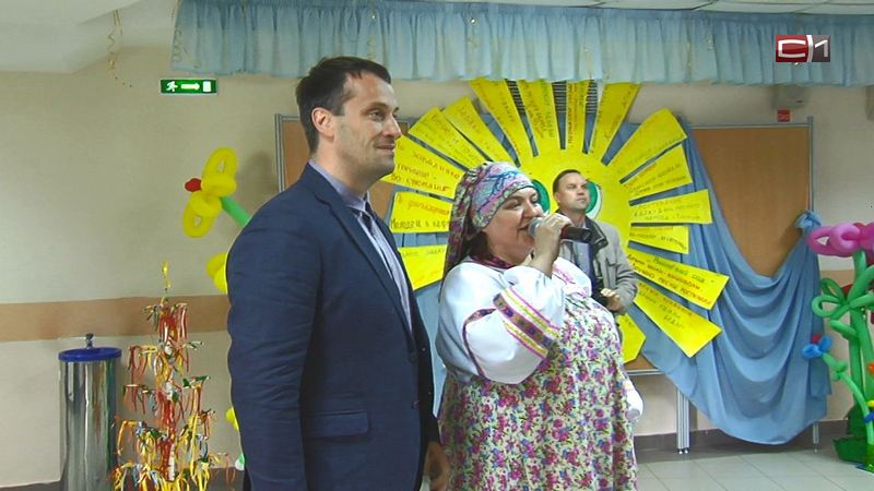 Сенатор от Югры посетил детские лагеря Сургутского района. Чем его удивляли