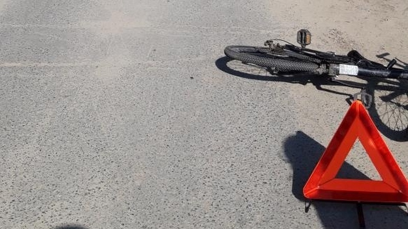 В Югре в результате наезда иномарки пострадал юный велосипедист 