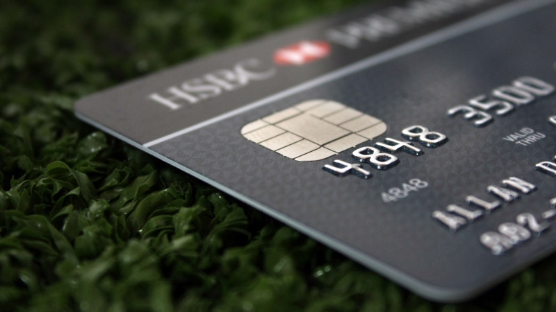 В Югре двое подростков оплатили найденной банковской картой онлайн-игры