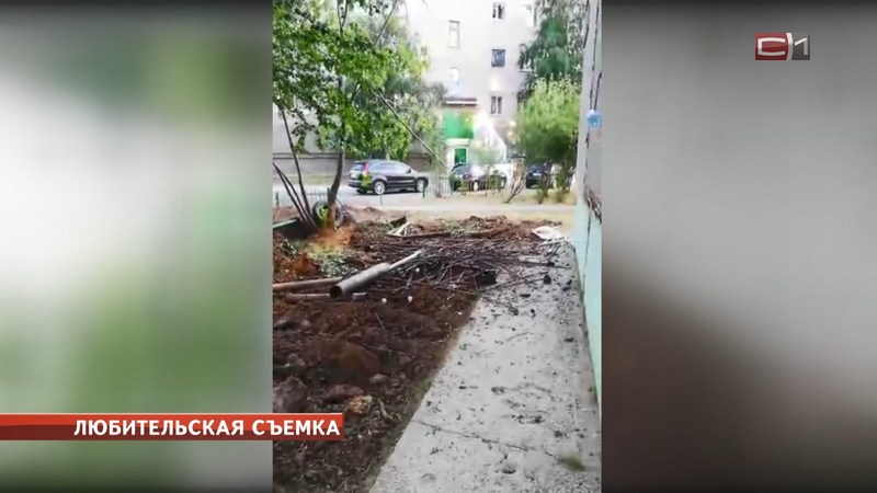 Потоп и мусор под окном. Жители сургутской пятиэтажки недовольны капремонтом