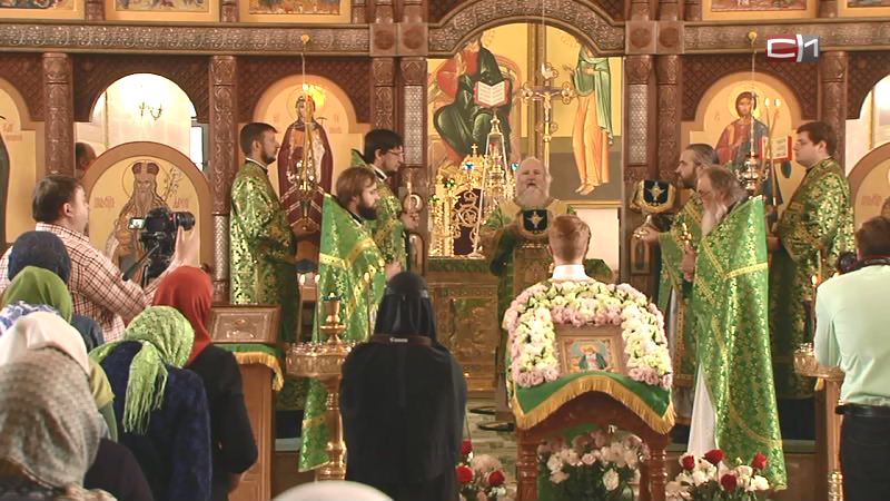 В храмах Сургута прошли божественные литургии в честь праздника Серафима Саровского