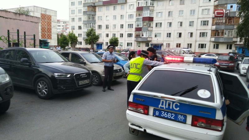 В Сургуте шестилетняя девочка попала под колеса автомобиля. ФОТО