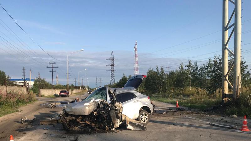 За выходные на дорогах Югры в авариях погибли 2 человека