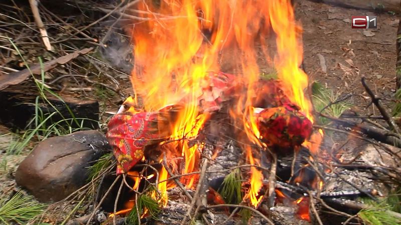 Пожары отступят. Ханты в Сургутском районе принесли жертву духам добра
