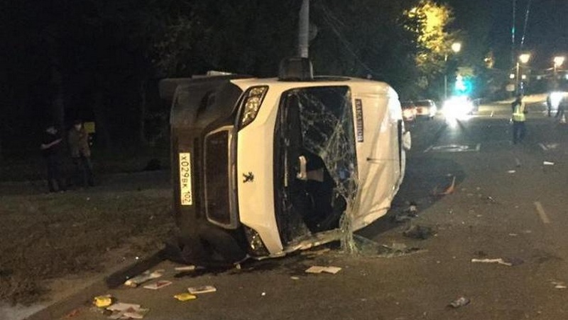 В ДТП под Челябинском погибла пассажирка микроавтобуса, следовавшего в Югру